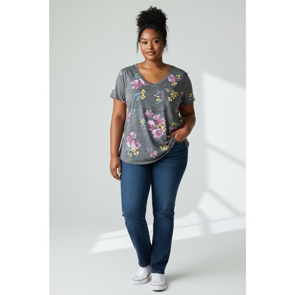Torrid Classic Fit Short Sleeve Gray Pink Flower Floral V-neck Pocket T-shirt 1